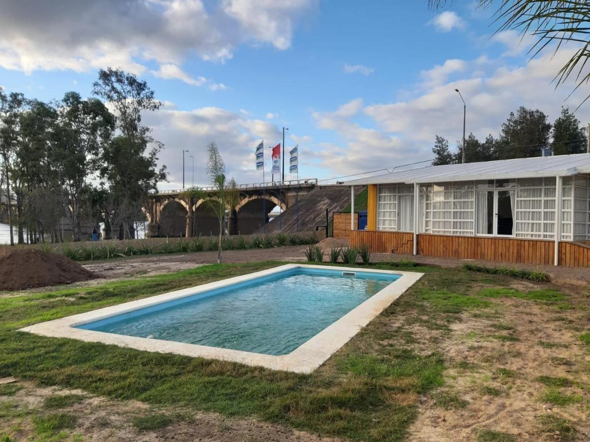 Hotel Terrazas Del Rio Negro Centenario Bagian luar foto